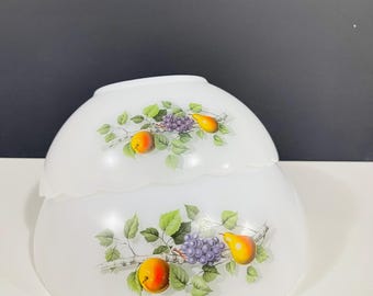 専用です。フルーツ柄 波型　ボウルアルコパル　フランス　ミルクガラス 大中小３個 専用です。フルーツ柄 波型 ボウルアルコパル フランス ミルクガラス