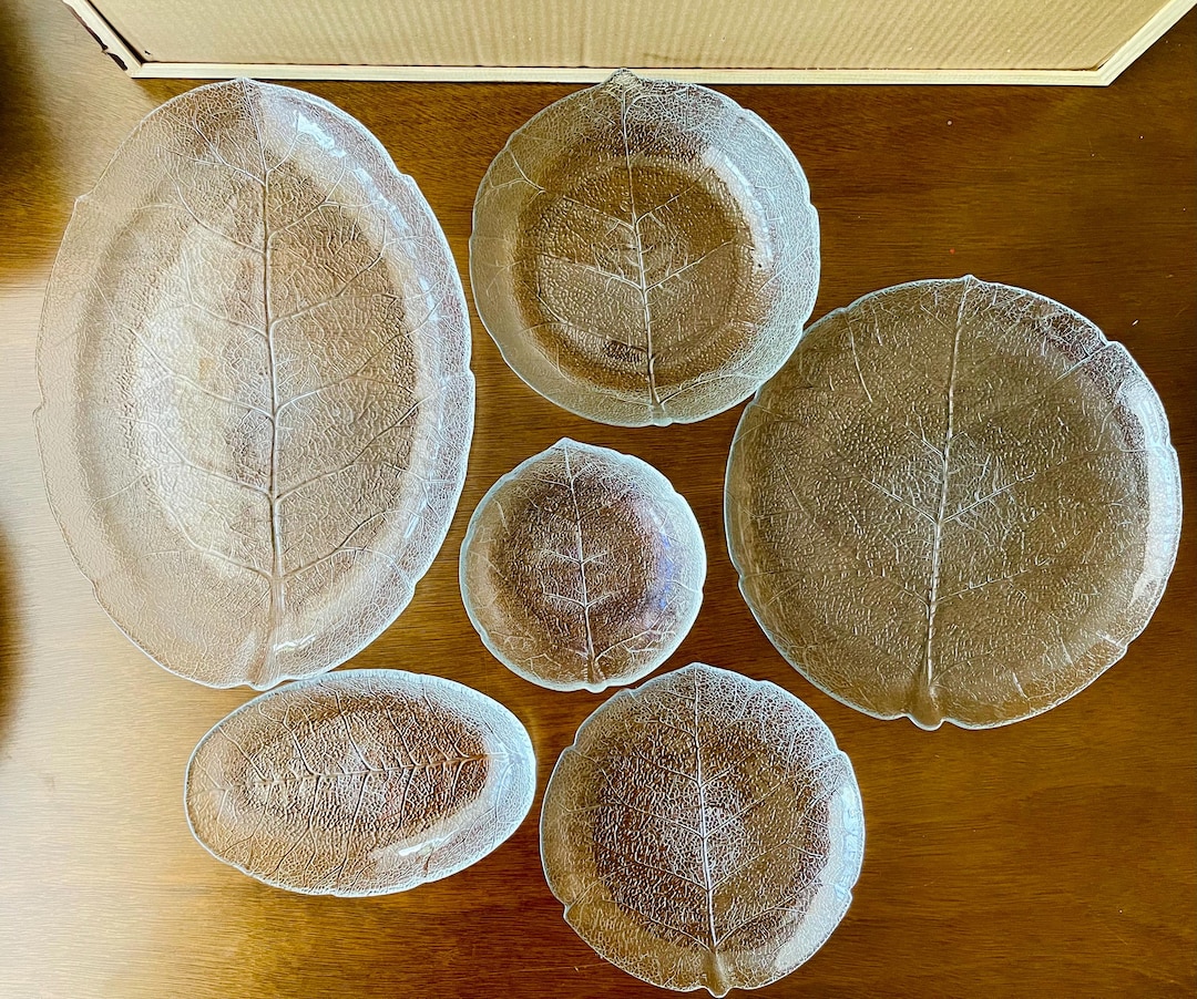 Vintage Arcoroc Aspen Leaf Plates | France Pressed Glass Dishes