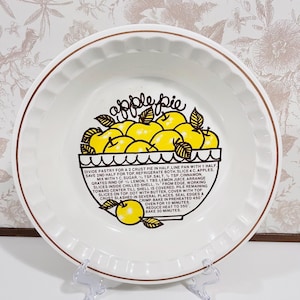 Vintage Apple Pie Plate – Festival Ceramic Korea – 10.75&quot; Pie Recipe Dish – Yellow Fruit Decor – Retro Bakeware Kitchen Wall Art