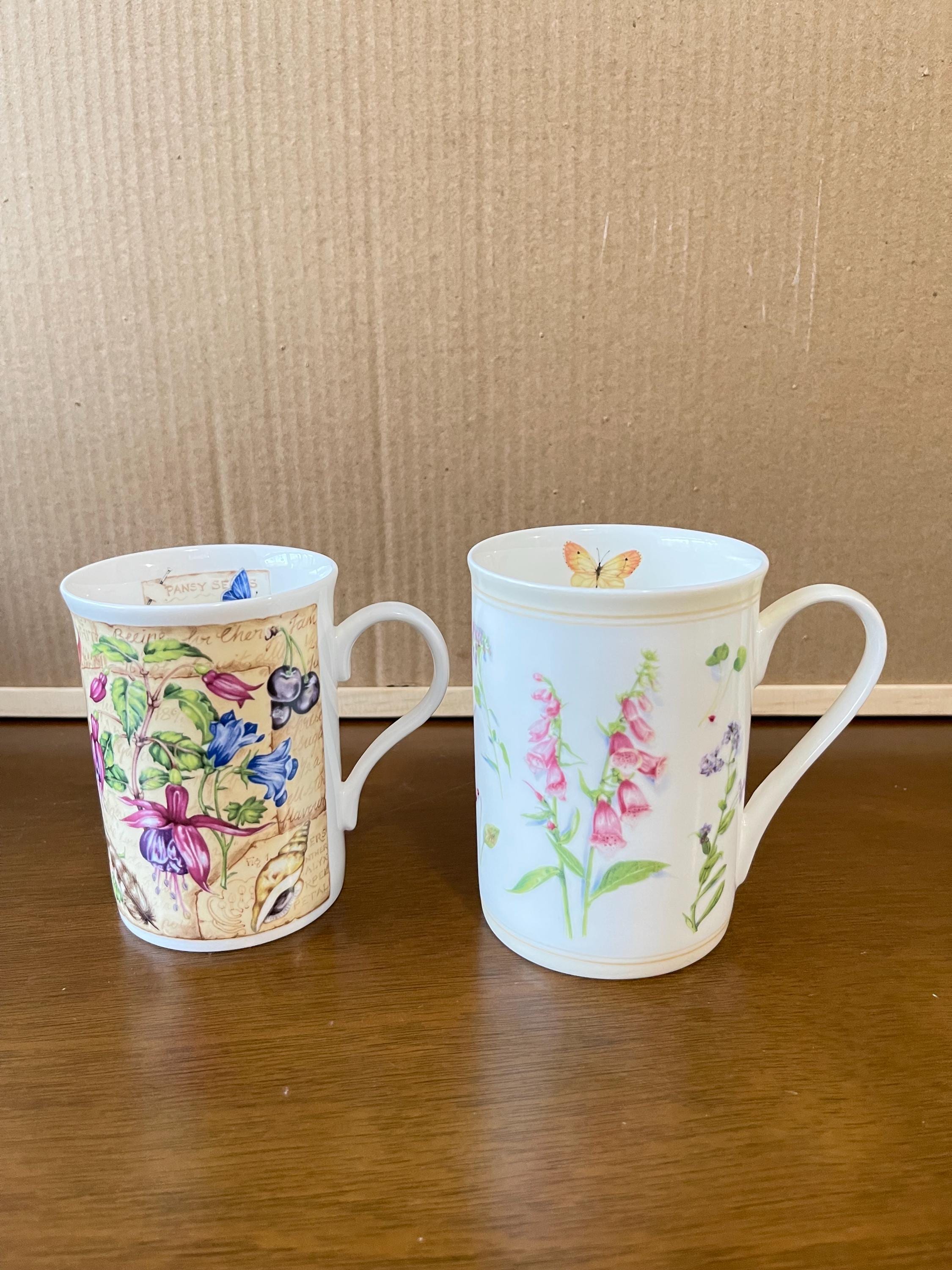 Mug Maxwell & Williams GIVERNY – 350 Ml – Bleu Porcelaine – Design Élégant