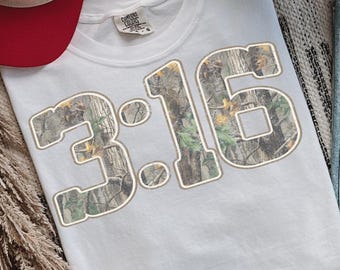 Juan 3:16 Camuflaje Cristiano PNG, Diseño Retro Fe (Descarga Digital)