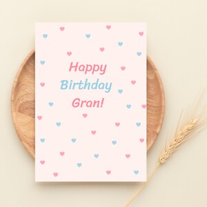 Cartão de aniversário para avó para impressão | Design fofo de corações em tons pastéis | 2 tamanhos 13x18 cm, 10x15 cm, JPEG, PDF