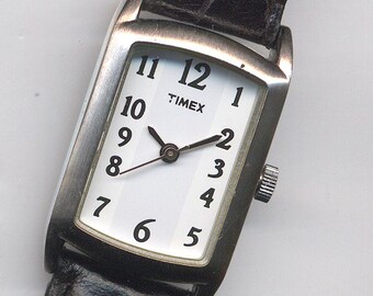 Timex Women White Dial Gold Black Leather Quartz Watch c1980s