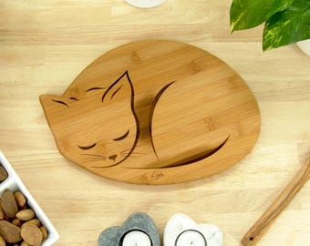 Hölzernes Katzen Schneidebrett: Geschenk für Katzenliebhaber - Massive Eiche und Buche - Hand Made by Life UK