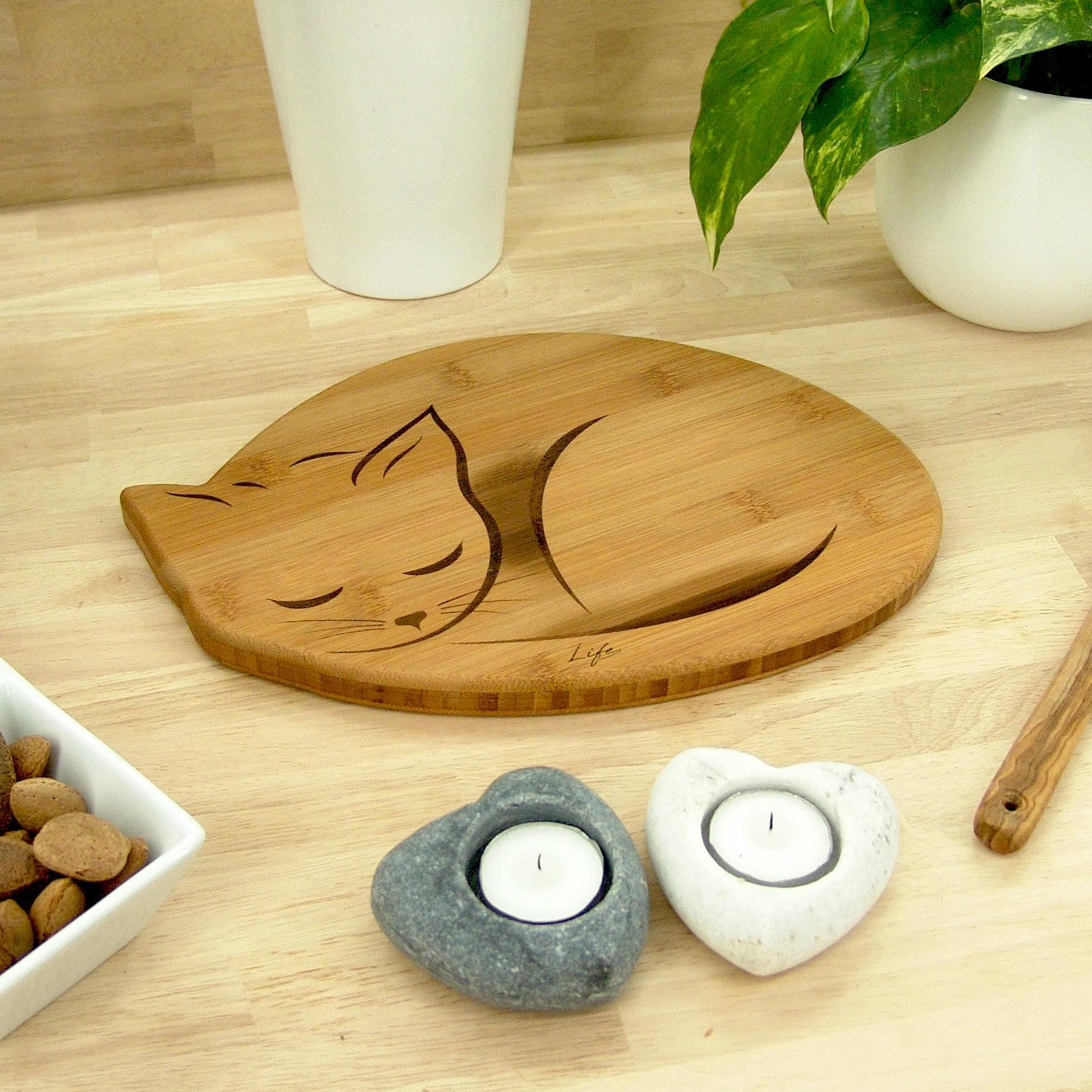 猫型木製まな板 木製猫型まな板：猫好きへの人生を変える贈り物 - オーク材とブナ材を