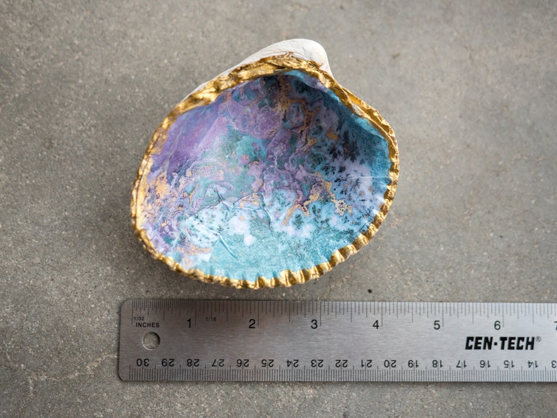 Medium shell ring dish Decoupaged shell Purple, blue, and gold marbling Cockle clam shell image 3