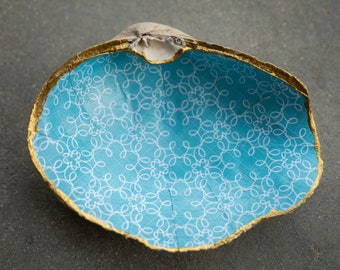 Large shell ring dish - Decoupaged shell - Blue and gold - Gaper clam shell