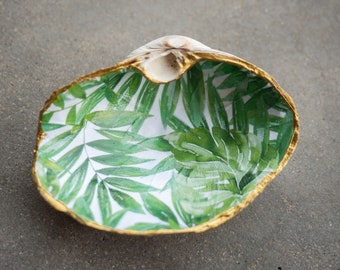 Large shell ring dish - Decoupaged shell - Tropical leaves - Green and gold - Gaper clam shell