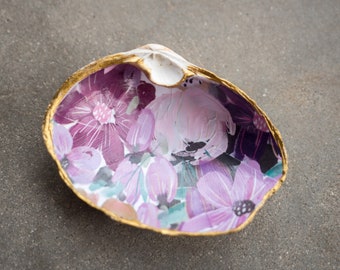 Large shell ring dish - Decoupaged shell - Floral Print - Purple flowers and gold - Gaper clam shell