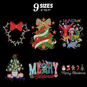 Peut inclure: Fond noir avec six motifs de broderie sur le thème de Noël. Les motifs comprennent une tête de Mickey Mouse faite de lumières, un sapin de Noël avec un nœud léopard, trois personnages d'anime, un sapin de Noël en pot, Stitch avec le texte "Stitchmas" et des icônes de Noël avec le texte "Merry Christmas".