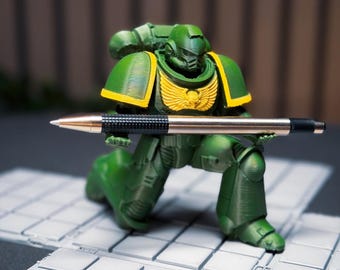 Space Marine Inspired Pen Holder Figure – Desktop Organizer, Sci-Fi Desk Decor, Multicolor Collectible Display