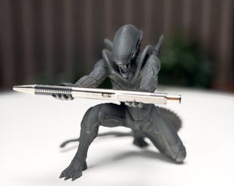Alien Xenomorph Pen Holder - Custom Desk Decor!