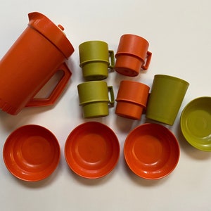 Vintage 33 Piece Tupperware Toys - Assorted Tupperware Kids Play Set for  Sale in Mesa, AZ - OfferUp