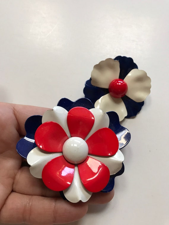 Vintage Enamel Flower Brooch Pair Red Blue White … - image 3