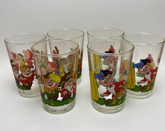 Disney Snow White and the Seven Dwarfs Drinking Juice Glasses Tumblers