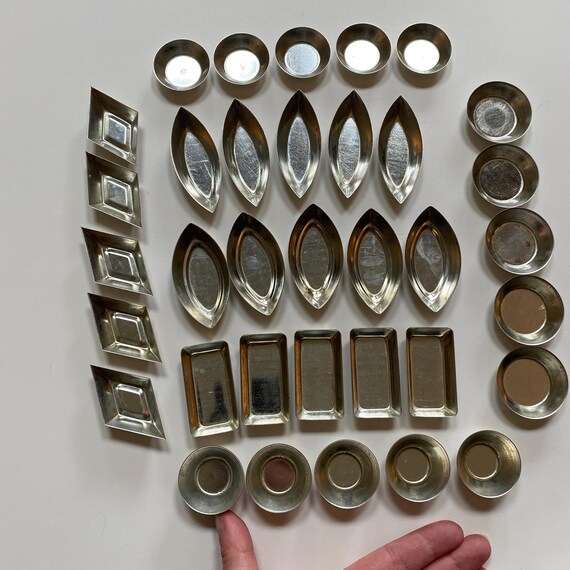 ブリキ製ベーキングモールドカップ 料理アート ミニタルト缶 フランス製 59個 ブリキ製ベーキングモールドカップ 料理アート ミニタルト缶 フランス