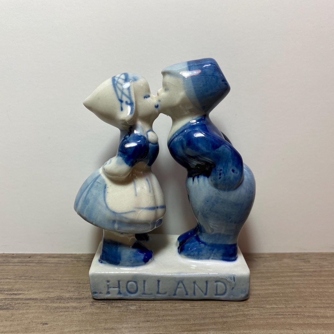 Delfts Blue Kissing Couple Blauw Dutch Holland Blue and White Home ...