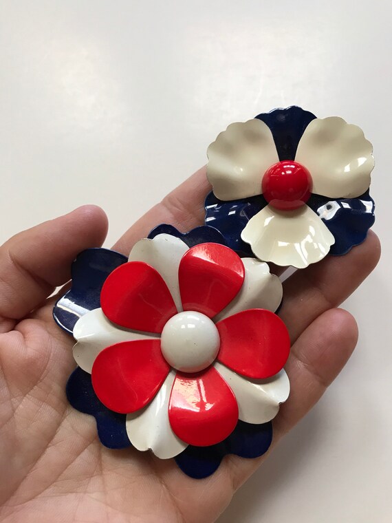 Vintage Enamel Flower Brooch Pair Red Blue White … - image 2