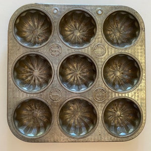 Ovenex 9 Cup Cookie Cake Tin Mold USA Gorgeous Baking Cooking Kitchen Decor Vintage Made in England