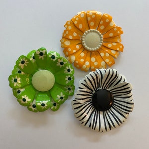 60s Green Flower Pin - Etsy