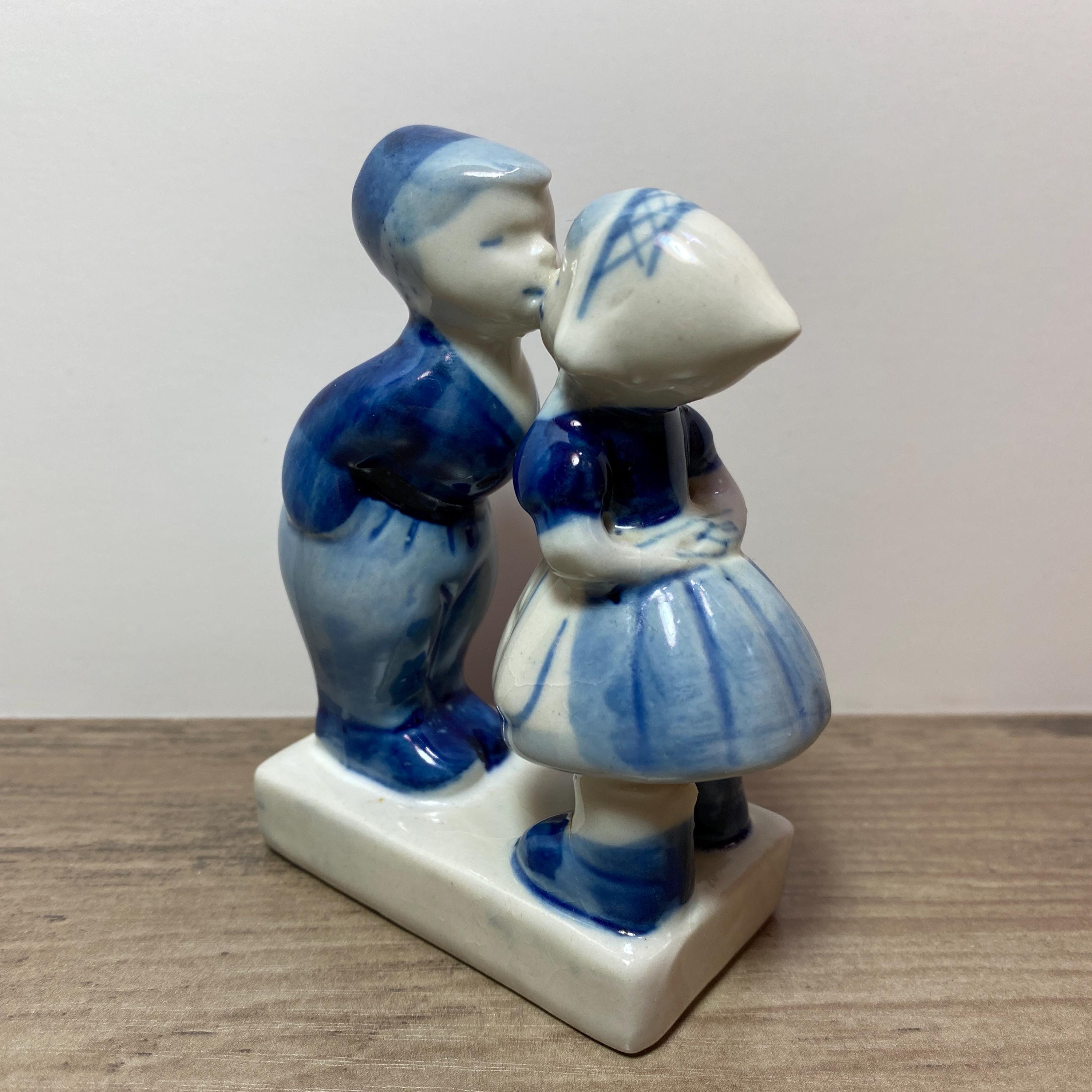Delfts Blue Kissing Couple Blauw Dutch Holland Blue and White Home ...