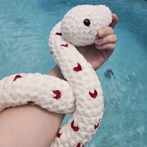 Crochet Amigurumi Snake - Handmade Plushie Snake - Gift for friend - Gifts - Decor - Cute Snake - Hearts - White Snake