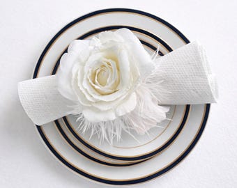 Juego de 4 servilleteros románticos con rosas y plumas – Decoración de mesa para bodas