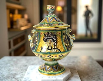 Jarra Deruta Emperatriz Teodora: Cerámica mayólica italiana pintada a mano con oro de 24 quilates