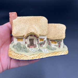 David Winter Cottage Rose Cottage Figurine David Winter Figurine Christmas Gift Birthday Gift Friendship Gift Valentines Gift