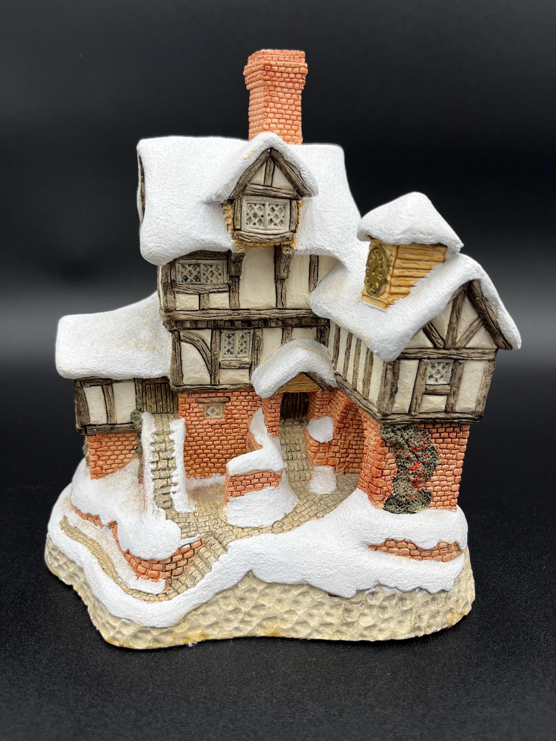 イギリスのG HOUSE、David Winter置物2個セット