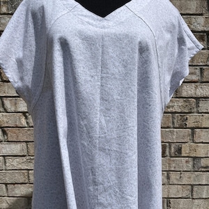 Ladie Tunic Top Raglan Sleeve Blouse Fit N Flare Pullover Top DaintGray Vine Floral Ladies Size Extra Large Friendship Gift Birthday Gift