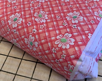 Fabric Light Weight Woven Cotton Fabric Pink and Green Floral Fabric Size 1 Yard X 44” Wide Fashion Fabric Quilt Fabric Craft Fabric Sewing