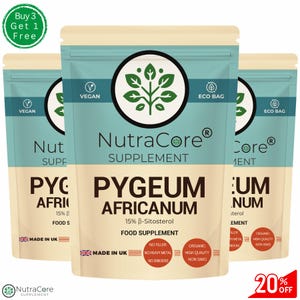 Puede incluir: Tres bolsas de suplemento alimenticio NutraCore Pygeum Africanum. Las bolsas son de color beige y turquesa con el texto "Pygeum Africanum" y "15% β-Sitosterol". Las bolsas también tienen el texto "Vegan", "Eco Bag" y "Made in UK". Un círculo verde dice "Buy 3 Get 1 Free".