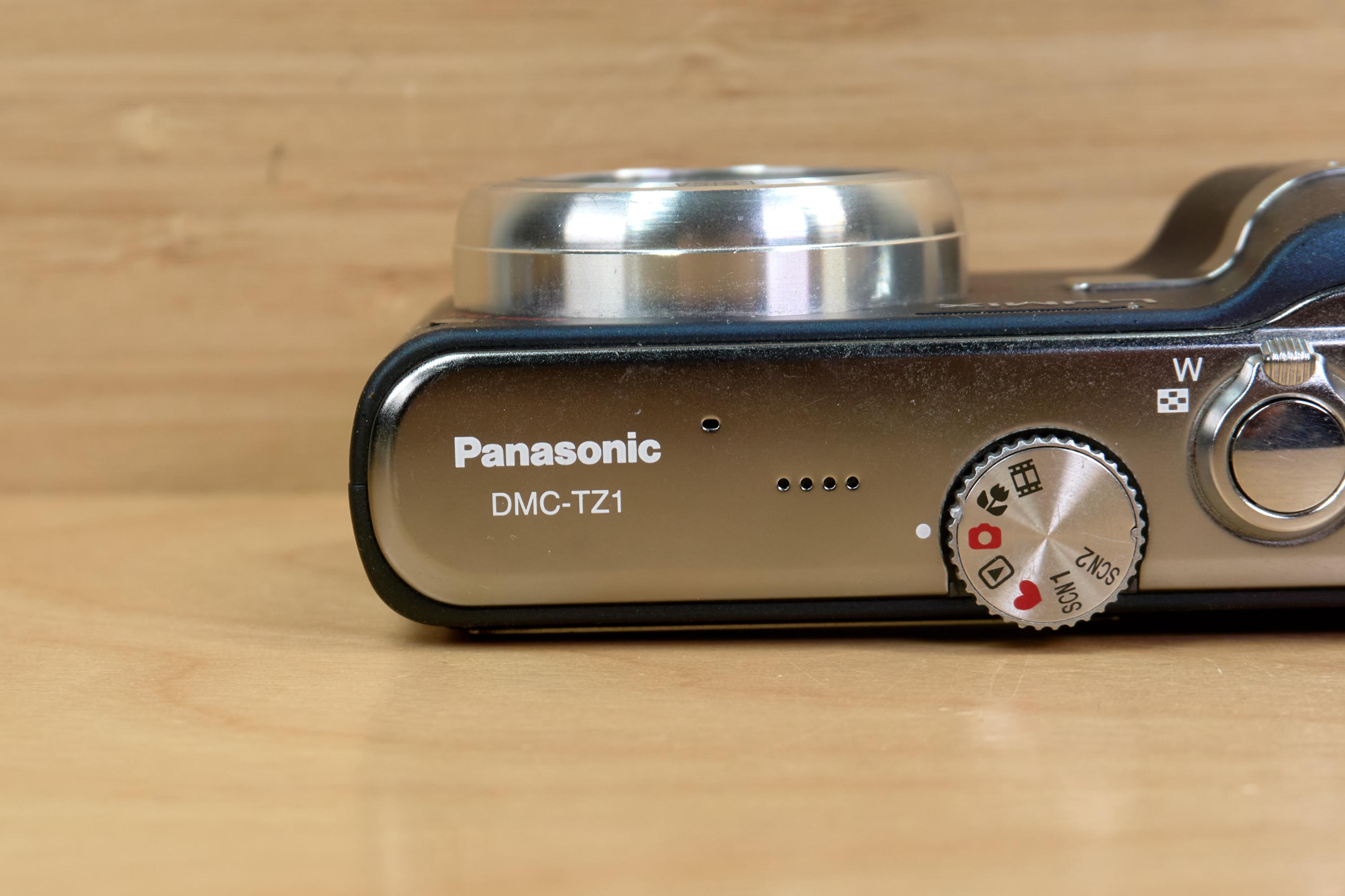 Vintage Panasonic Lumix DMC-TZ1 / 5MP digitale camera / 10x