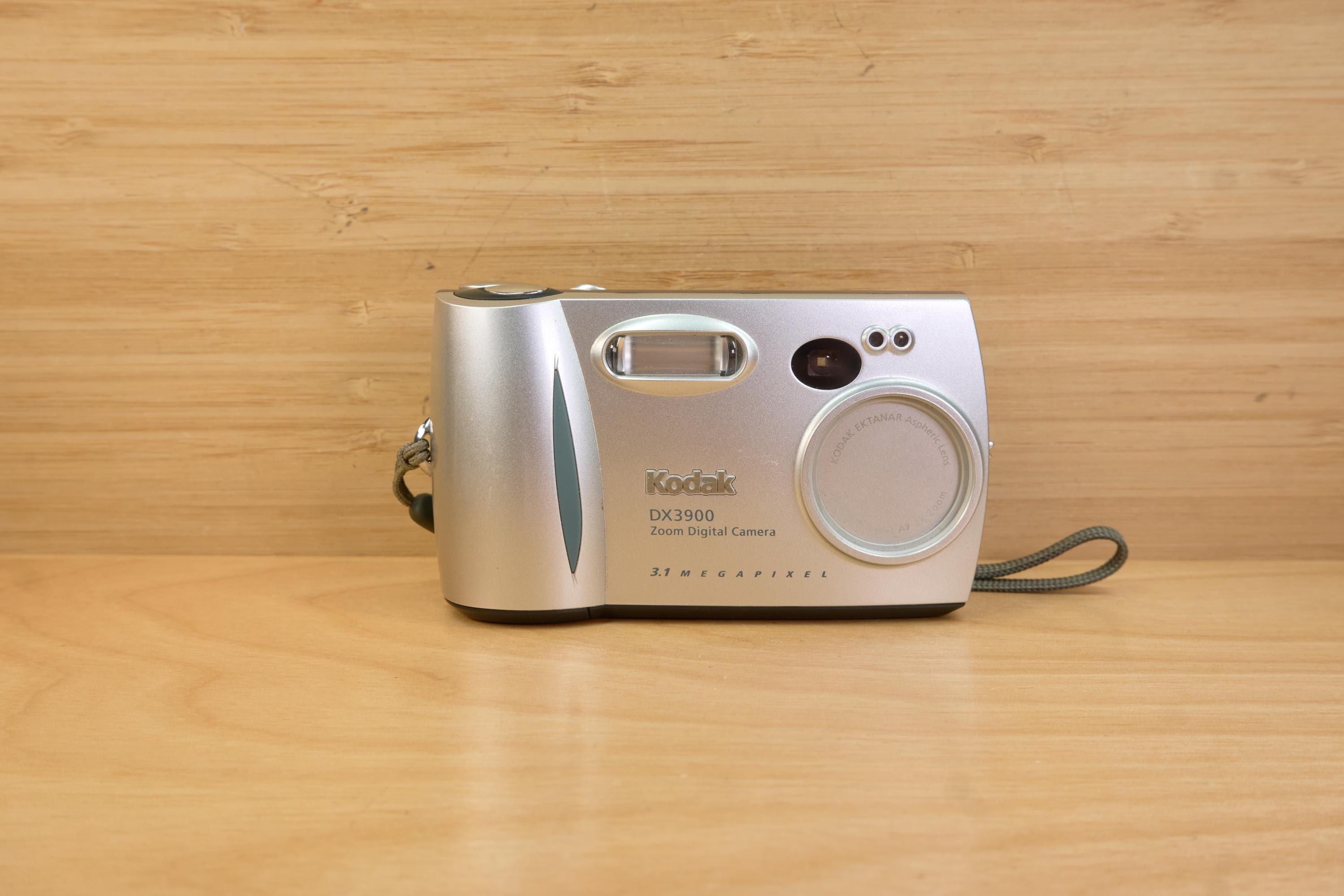 Vintage Kodak Easyshare DX3900 3MP Digital Camera, Made in Japan