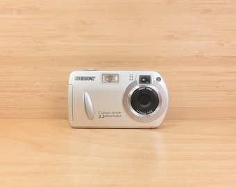 ソニー サイバーショット DSC-W570 16.1MP 5倍光学デジタルカメラ