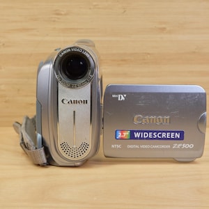Vintage Canon ZR500 / MiniDV Camcorder / 25× Optical Zoom / Tested & Working