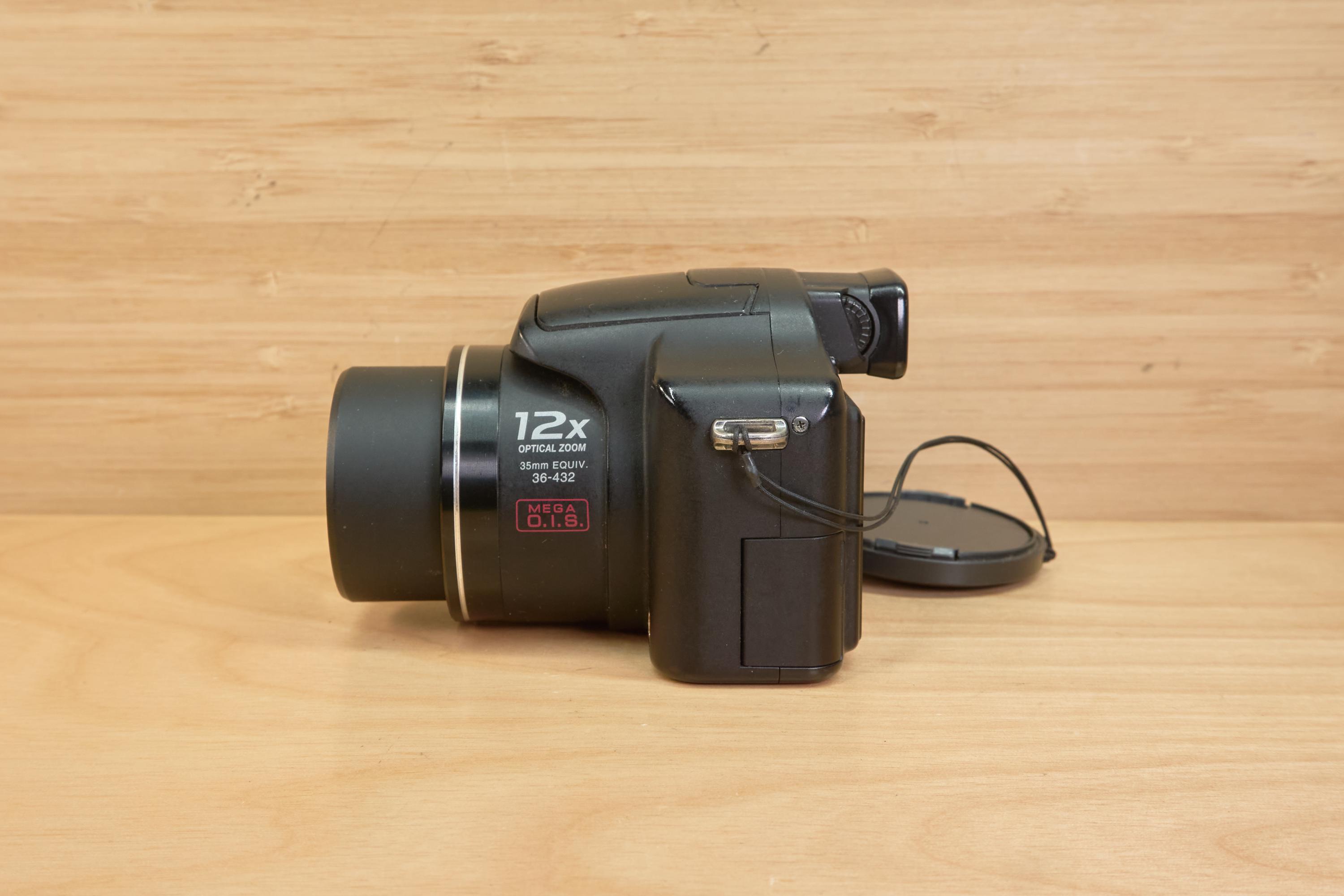 Vintage Panasonic Lumix DMC-FZ8 Digital Camera / 7.2 MP / 12x