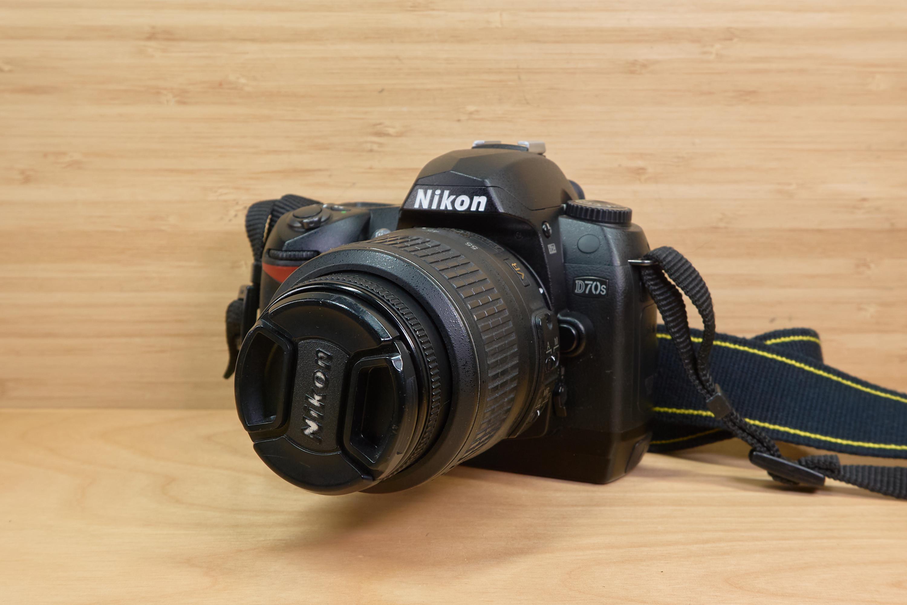 Nikon D70S デジイチ　AF 35-70mm、55-200mmレンズ付き camerart-shop_nikon-d7200-55-