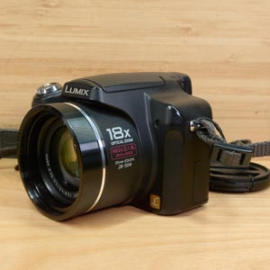 Vintage Panasonic Lumix DMC-FZ18 / 8.1MP Digital Camera / 18x Optical Zoom / Tested