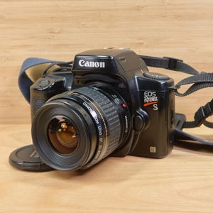 Vintage Canon EOS Rebel S(II) 35 mm Film Camera, with 35-80 mm Zoom Lens