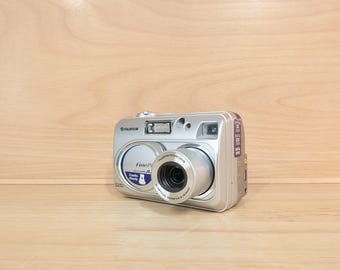 Fujifilm Finepix Z5 CCD Digital Camera Y2K Retro Compact With