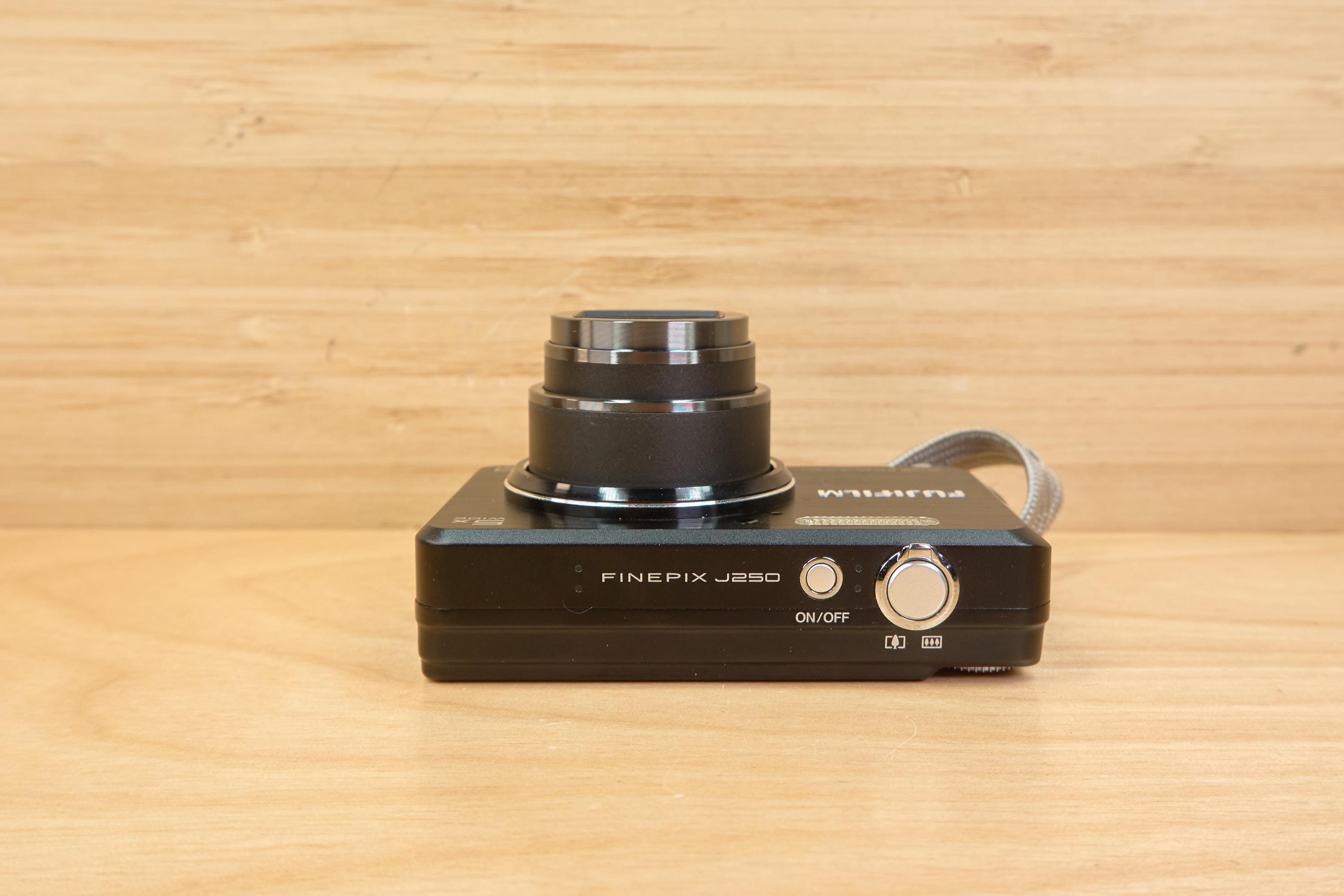 Vintage Fujifilm Finepix J250 Digital Camera Black 10MP 5x Optical