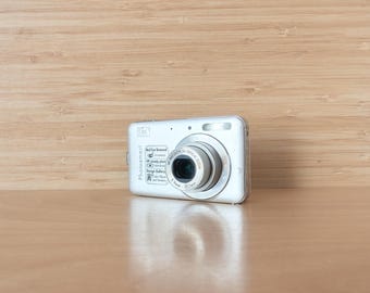 Vintage HP Photosmart R742 7MP Digital Camera Silver