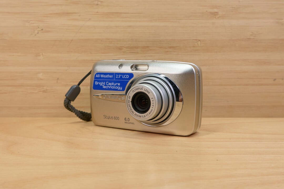Vintage Olympus Stylus 600 6 MP Digital Camera, 3x Optical Zoom