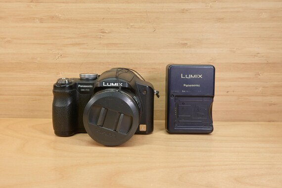 Vintage Panasonic Lumix DMC-FZ8 Digital Camera / 7.2 MP / 12x