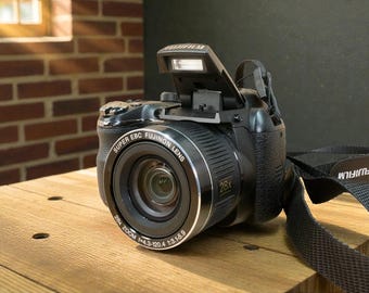 Fujifilm Finepix AX300 Digital Camera Kit: 14MP, 5x Optical Zoom