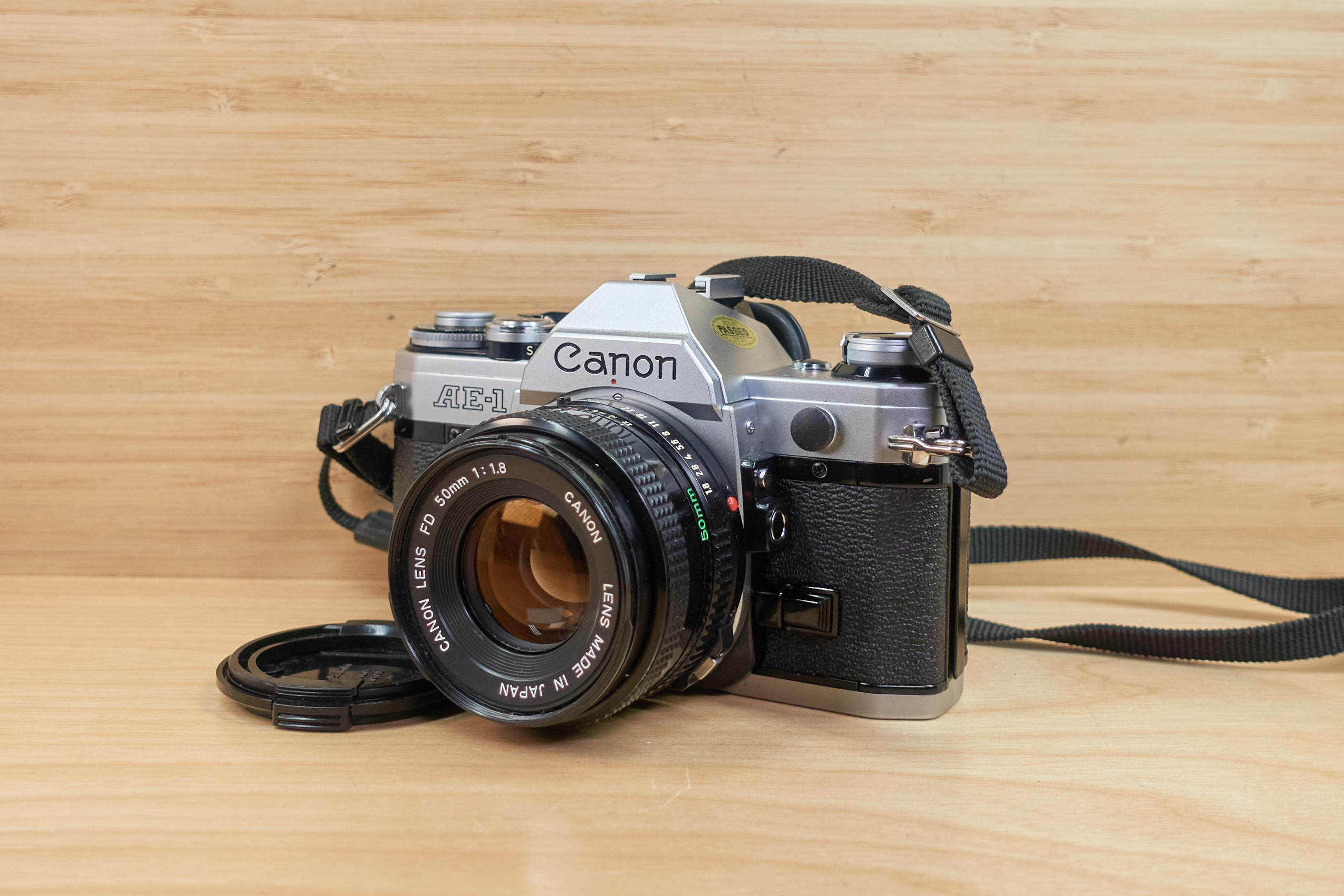 ヴィンテージ Canon AE-1 35 mm フィルムカメラ、50 mm F1.8 FD レンズ