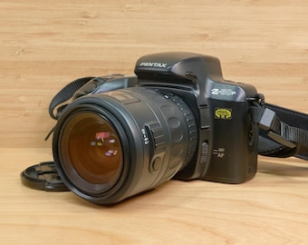 ヴィンテージ ペンタックス MZ-50 35 mm フィルムカメラ（35-80 mm