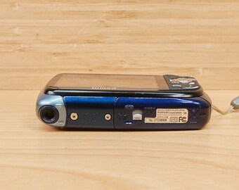 Vintage Fujifilm Finepix XP10 Digital Camera / 12MP / Waterproof